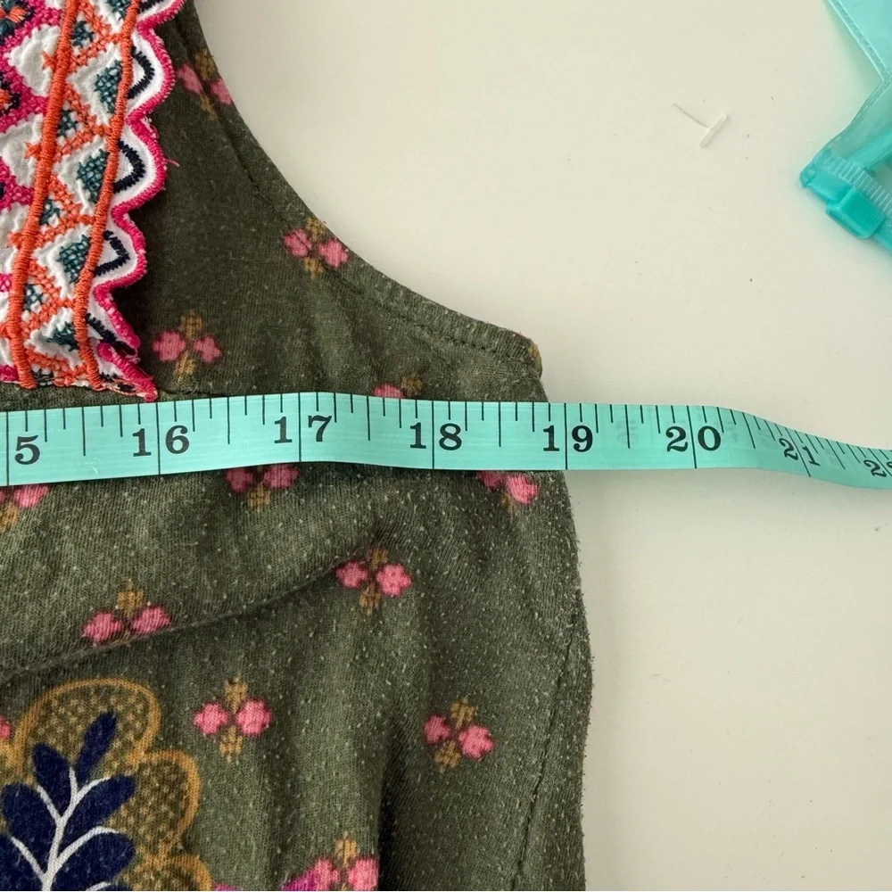 Boho Floral Olive Sleeveless Top - Picture 6 of 7